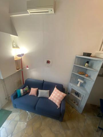 RARE......UNE MAISON: 2 APPARTEMENTS.