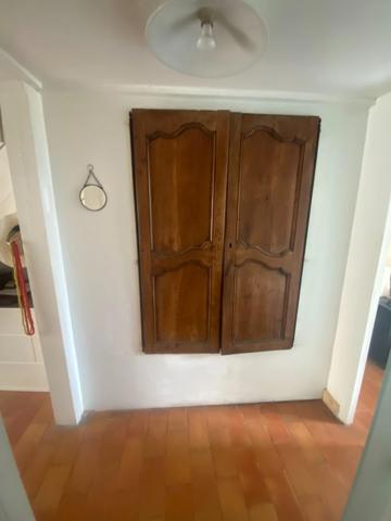 RARE......UNE MAISON: 2 APPARTEMENTS.