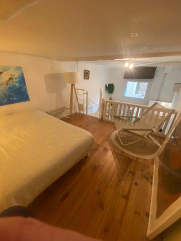 RARE......UNE MAISON: 2 APPARTEMENTS.