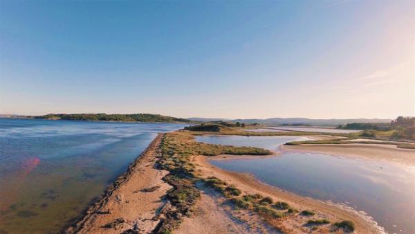 RARE......UNE MAISON: 2 APPARTEMENTS.