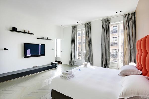 VENTE — APPARTEMENT D'EXCEPTION 150 M² | PARIS 8ème Triangle d'Or | François 1er / Avenue George V | Entièrement rénové