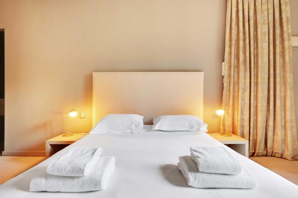 VENTE — APPARTEMENT D'EXCEPTION 150 M² | PARIS 8ème Triangle d'Or | François 1er / Avenue George V | Entièrement rénové