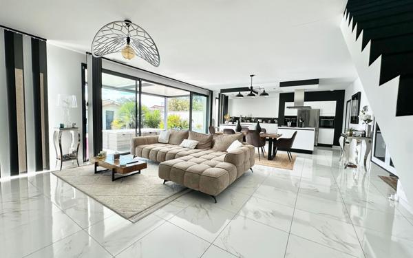 Maison à vendre    5 pièces • 170 m2 Le Bouscat