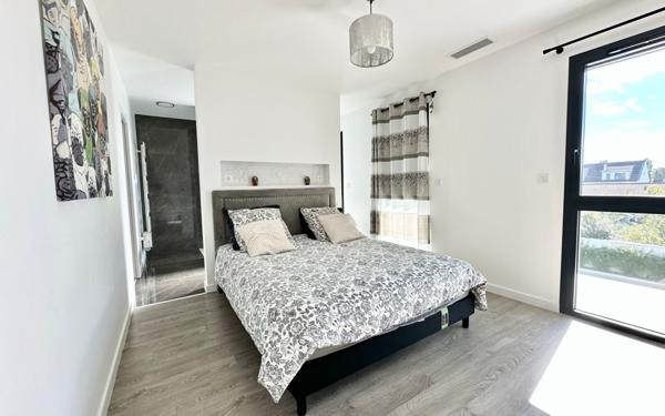 Maison à vendre    5 pièces • 170 m2 Le Bouscat