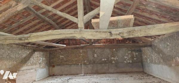 BASSOUES, ancienne ferme et dépendance 44 hectares avec 2 étangs.