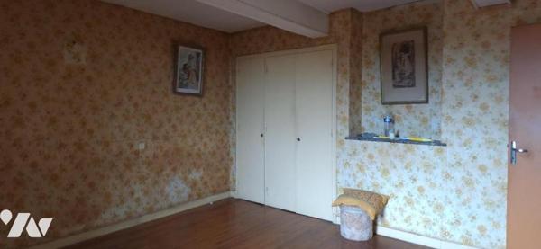 BASSOUES, ancienne ferme et dépendance 44 hectares avec 2 étangs.