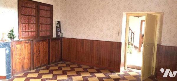 BASSOUES, ancienne ferme et dépendance 44 hectares avec 2 étangs.