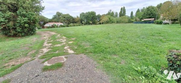 Saint-Jean Poutge, terrain à bâtir de 3981 m²