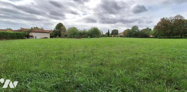 Saint-Jean Poutge, terrain à bâtir de 3981 m²