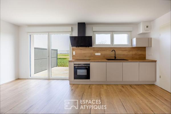 Contemporaine avec terrasse et vue sur la nature