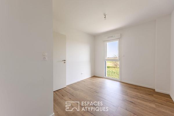 Contemporaine avec terrasse et vue sur la nature