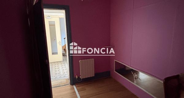 Location Local commercial 3 pièces 55.44 m² - Paris 75010
