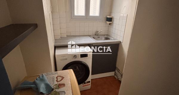 Location Local commercial 3 pièces 55.44 m² - Paris 75010