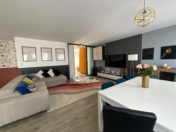 Maison de plain-pied lumineuse avec garage – À découvrir sans tarder !