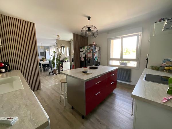 Maison de plain-pied lumineuse avec garage – À découvrir sans tarder !