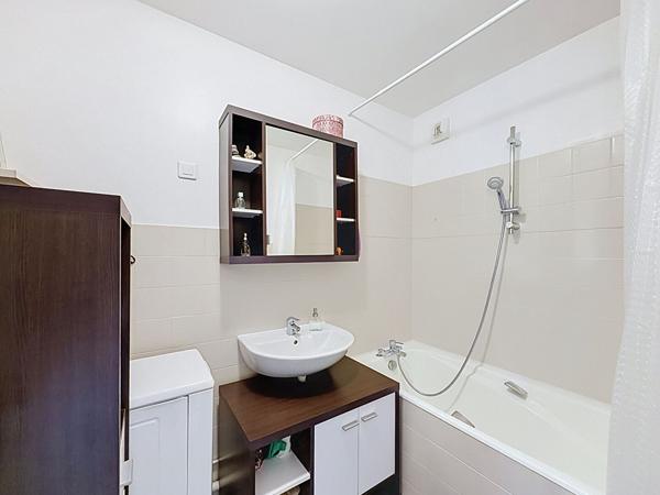 Appartement Coeur de Ville de Meaux - 1 chambre - balcon - 1 cave - 1 place de stationnement