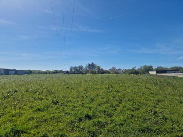 TERRAIN À BÂTIR - VIABILISÉ - 574 m2 - LIBRE CONSTRUCTEUR