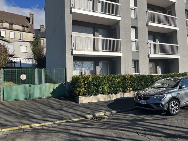 BEL APPARTEMENT CENTRE-VILLE Mauriac (15200)