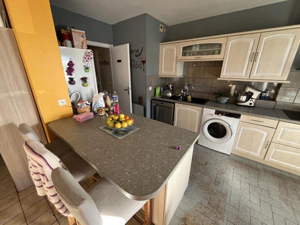 BEL APPARTEMENT CENTRE-VILLE Mauriac (15200)