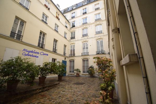 Proximité Place des Vosges - Studio lumineux au calme – Cour pavée