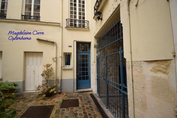 Proximité Place des Vosges - Studio lumineux au calme – Cour pavée
