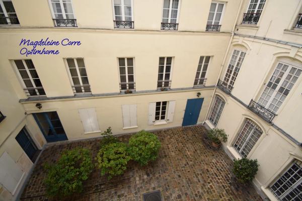 Proximité Place des Vosges - Studio lumineux au calme – Cour pavée