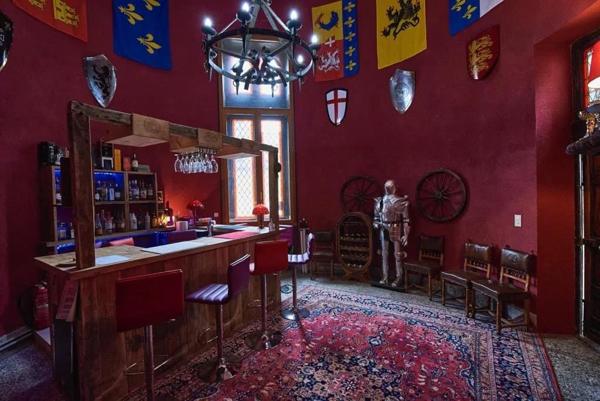 Offert par Napoléon III, ce château de campagne magnifiquement décoré se situe à seulement 15 minutes de Limoges