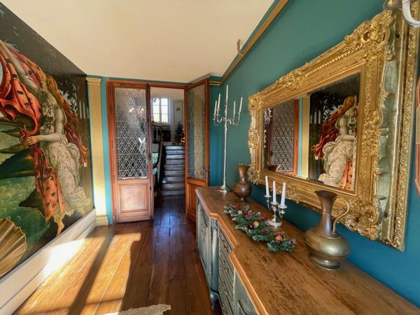 Offert par Napoléon III, ce château de campagne magnifiquement décoré se situe à seulement 15 minutes de Limoges