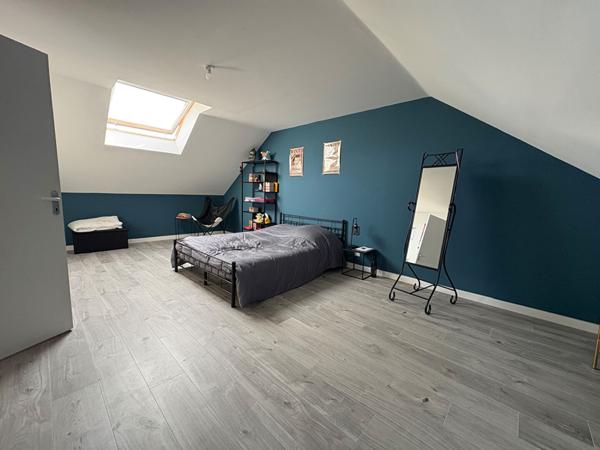 Maison familiale à vendre, 6 chambres, grande pièce de vie, garage