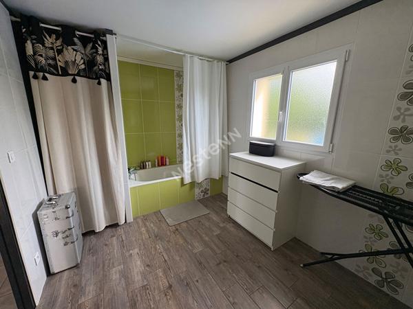 Maison familiale à vendre, 6 chambres, grande pièce de vie, garage