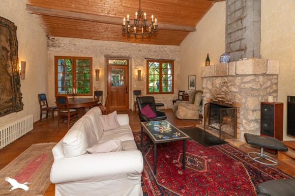 Maison à vendre 223 650 € Valeyrac 7 p 215 m² DPE E