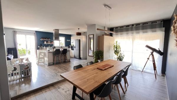 Maison 106 m² à Villechenève
