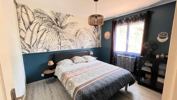 Maison 106 m² à Villechenève