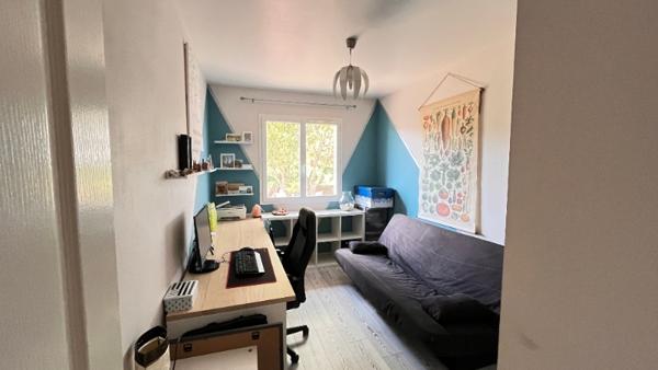 Maison 106 m² à Villechenève