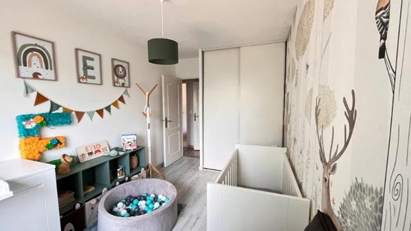 Maison 106 m² à Villechenève