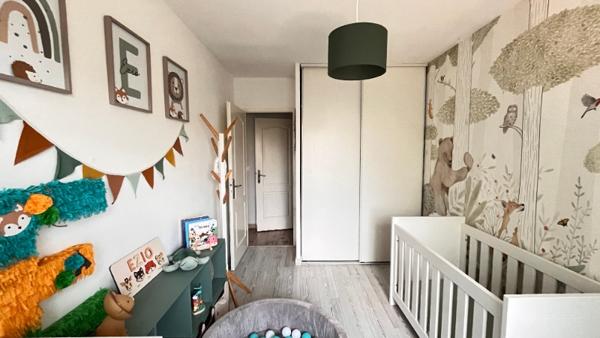Maison 106 m² à Villechenève