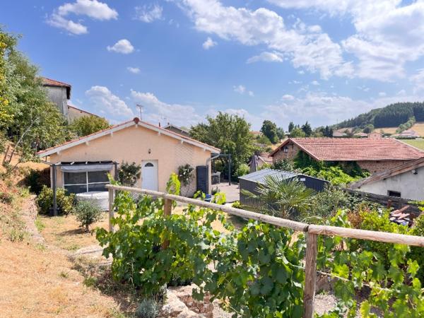 Maison 106 m² à Villechenève