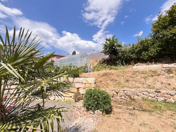 Maison 106 m² à Villechenève