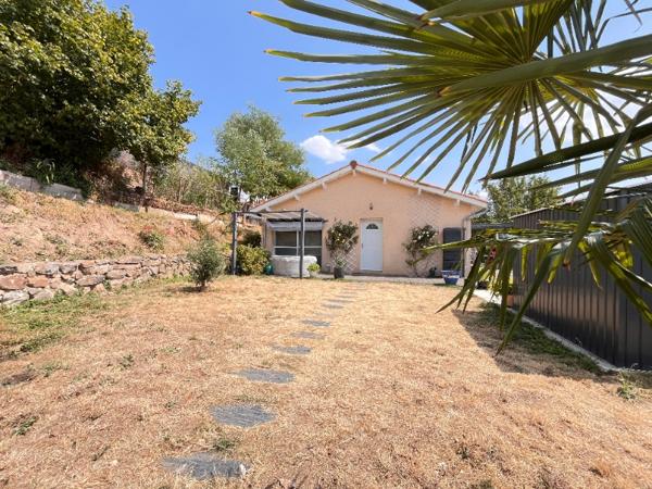 Maison 106 m² à Villechenève