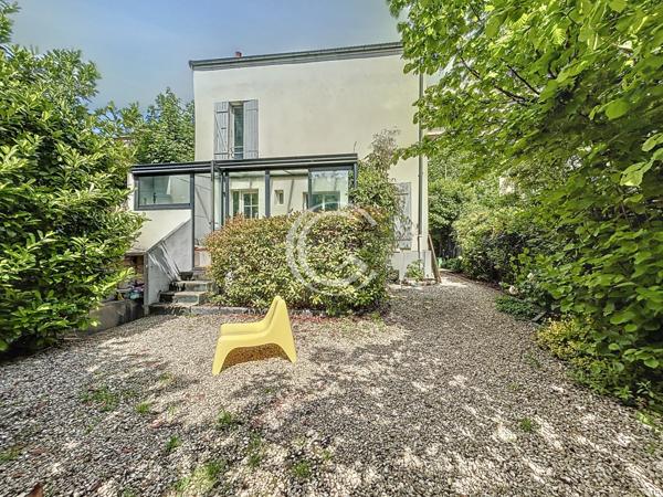 Courbevoie (92400) ANNEES 20... VOLUMES ET JARDIN