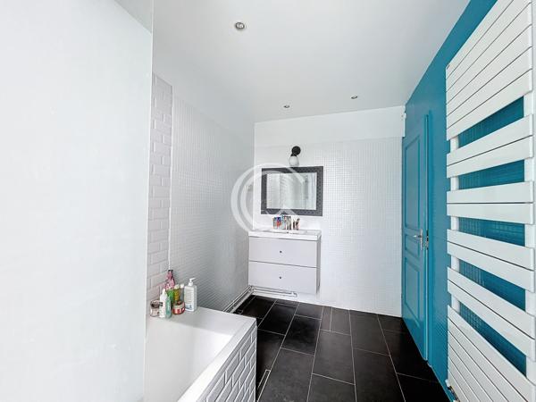 Courbevoie (92400) ANNEES 20... VOLUMES ET JARDIN