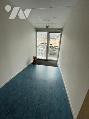A VENDRE LOCAL COMMERCIAL - 22500 PAIMPOL