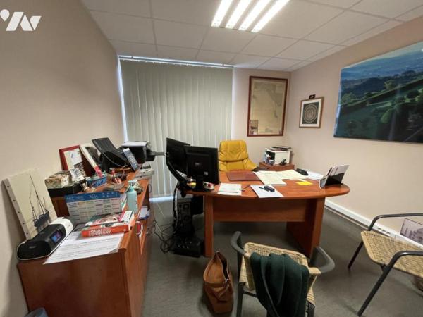 A VENDRE LOCAL COMMERCIAL - 22500 PAIMPOL