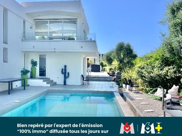 Maison 257.8 m² à Le Cannet