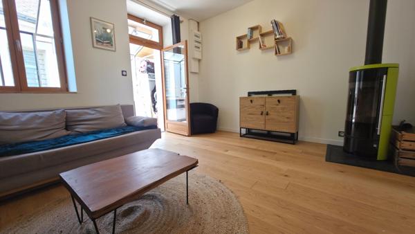 Charmante petite maison rénovée d'environ 50m² avec jardin et stationnement secteur Pont de Paille à Trignac