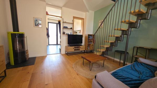 Charmante petite maison rénovée d'environ 50m² avec jardin et stationnement secteur Pont de Paille à Trignac
