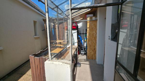 Charmante petite maison rénovée d'environ 50m² avec jardin et stationnement secteur Pont de Paille à Trignac