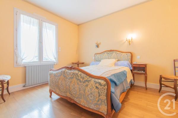 Maison à vendre  5 pièces - 117,52 m2 SAINTES - 17