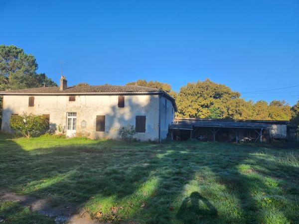 Maison ancienne à renover-3 chambres-  grandes dépendances -3ha de terrain-Salles-Gironde-Aquitaine