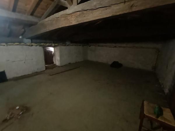 Maison ancienne à renover-3 chambres-  grandes dépendances -3ha de terrain-Salles-Gironde-Aquitaine